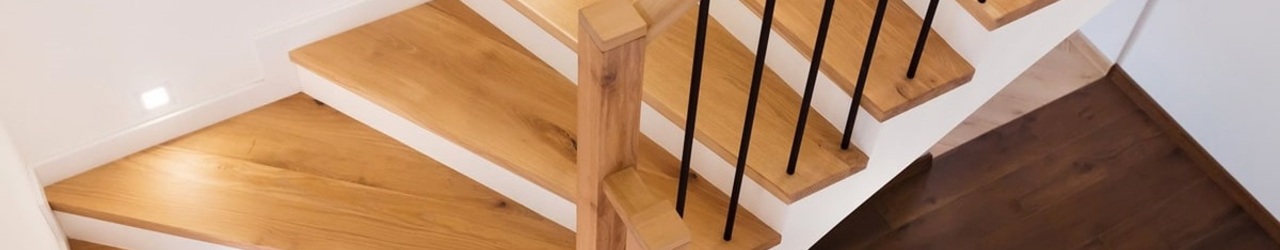 Schody drewniane Kraków – produkcja, montaż i renowacja schodów na wymiar