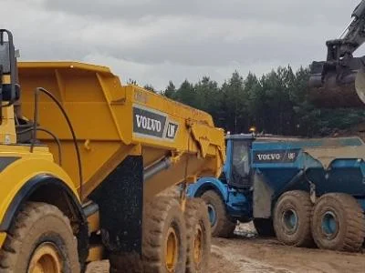 Usługi koparko-ładowarką Słupsk – wynajem sprzętu z operatorem i prace ziemne