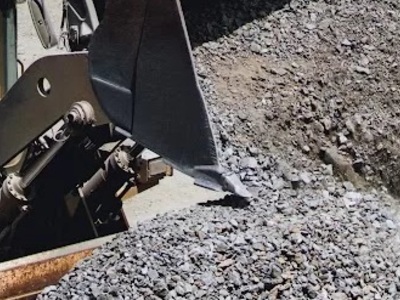 Transport kruszyw Warszawa – piasek, żwir i materiały sypkie